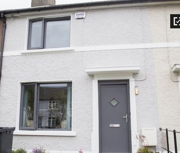 Room for rent in bright 2-bedroom home in Terenure, Dublin - Photo 3