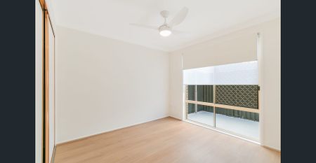 Renovated Townhouse in a Quiet complex - Photo 4