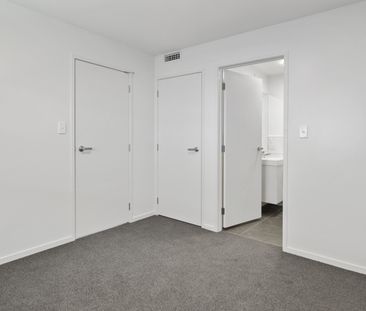 Spacious 2 Bedroom 1 Bathroom Apartment - Photo 5