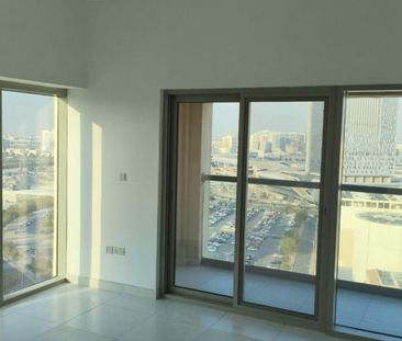 Prime Location | Spacious 2 Br | Amazing View - Photo 5