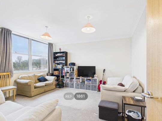 2 bedroom flat to rent - Photo 1