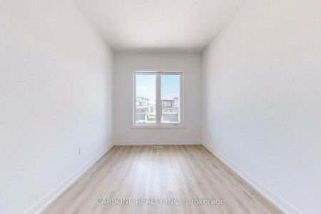 Detached Home For Lease | S9055434 - Photo 5