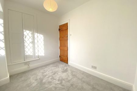 The Green, Stoke Gifford, BRISTOL - Photo 3