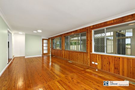 Spacious family home, with a rural aspect. So close to the CBD - Photo 3