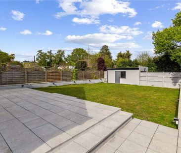 A five bedroom family home in the village of Chobham. - Photo 5