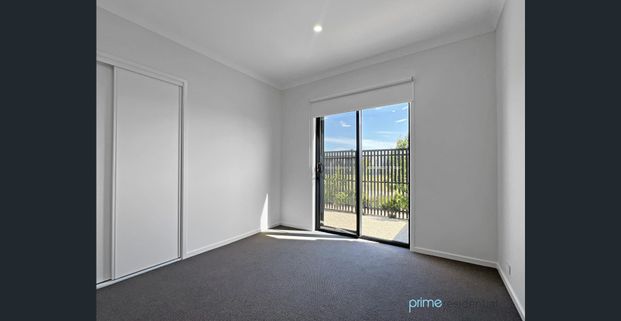 Modern double-storey home with space, style and comfort - Photo 1