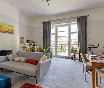 A light & well balanced apartment forming part of this attractive G... - Photo 2