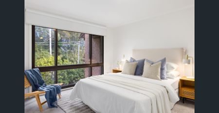 Ultra-convenient & Spacious 2 Bedroom Apartment Modern amenities, prime location, and stylish interiors make this apartment an ideal home. - Photo 4