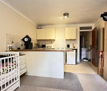 Studio to rent - Photo 5