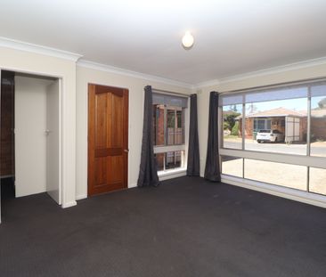 2/8 Veale Street Wagga Wagga NSW - Photo 2