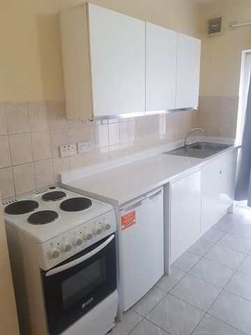 Studio Flat, Station Road, N11 - Photo 4