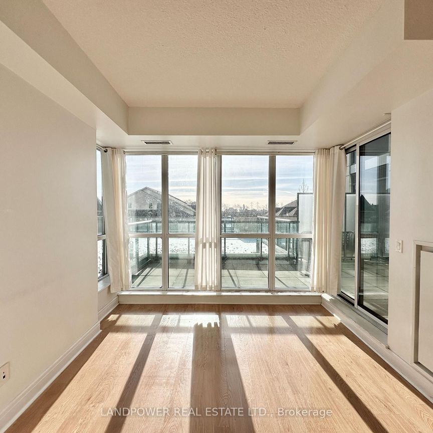 315 35 Brian Peck Crescent - Photo 1