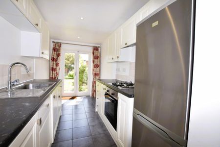 2 bedroom terraced house to rent - Photo 4