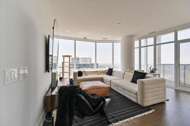 For Lease - 10 York Street Unit# 3810, Toronto, Ontario - Photo 1