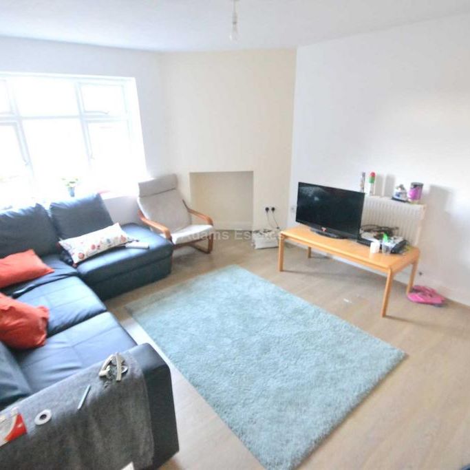 5 bedroom semi-detached house to rent - Photo 1