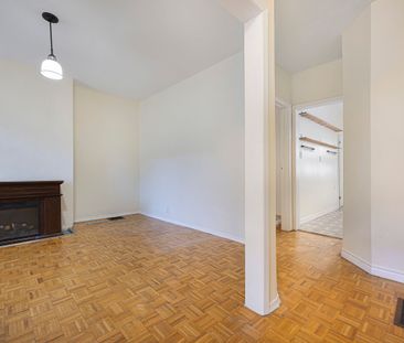 For Lease - 784 Adelaide Street Unit# Main, Toronto, Ontario - Photo 3
