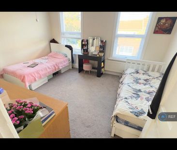 4 bedroom terraced house to rent - Photo 4