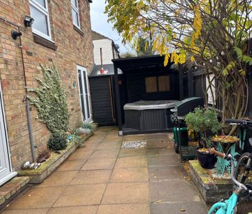 Falcon Lane - Photo 1