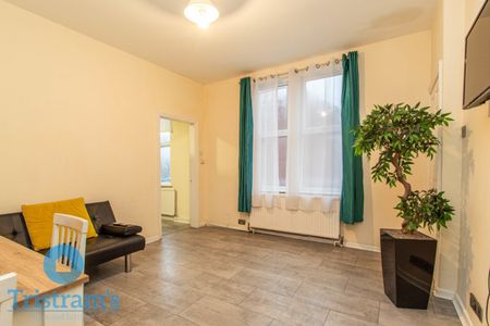 4 bed Semi-Detached House for Rent - Photo 2