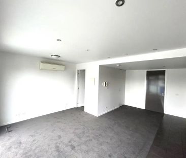 “Peaceful, Private & Perfectly Positioned in St Kilda!” - Photo 3