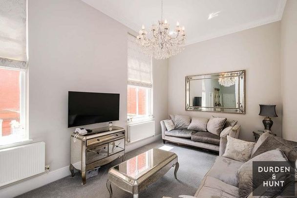 Tavistock House, Rosebury Square, Woodford Green - Photo 1