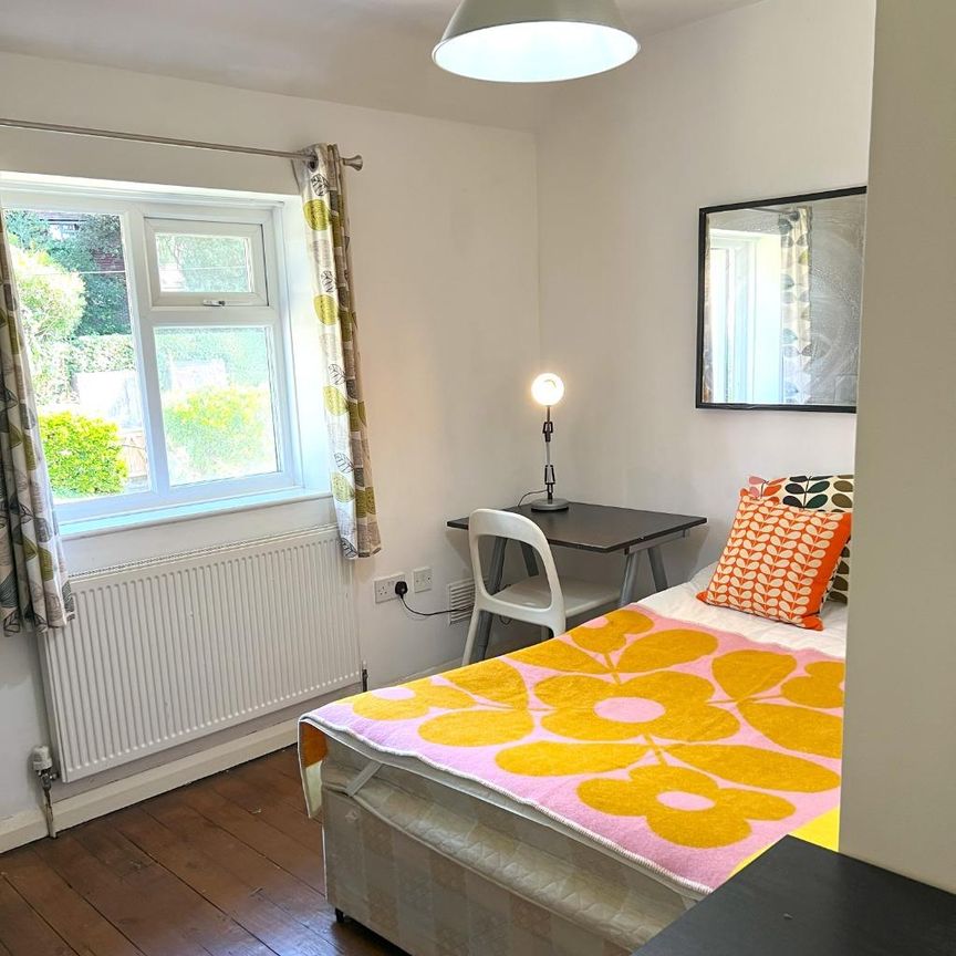 5 bedroom semi-detached house to rent - Photo 1