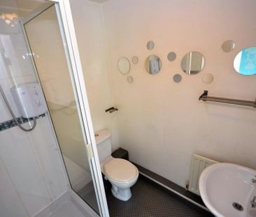 4 bedroom townhouse to rent - Photo 3