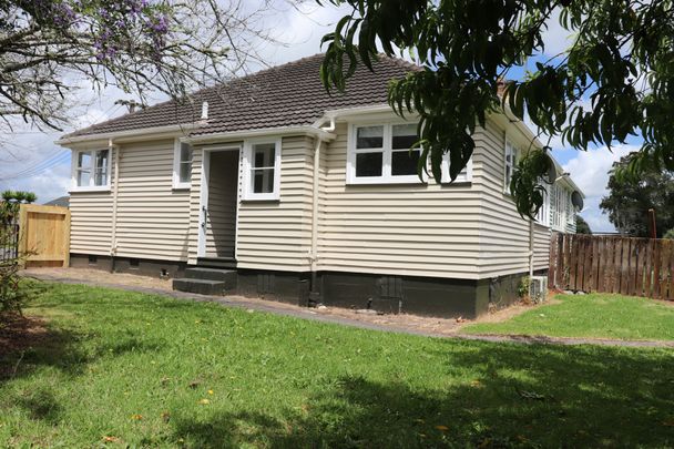 Freshly Renovated 2 Bedroom Duplex - Quiet Cul-de-Sac Living - Photo 1