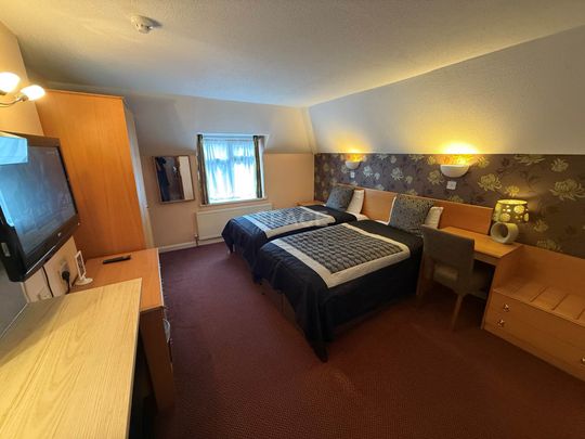 Connaught Road, Reading - Photo 1