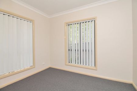 UPDATED 3-BEDROOM VILLA IN QUIET & PRIVATE COMPLEX! - Photo 2