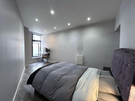 York Place, Leeds - Photo 3