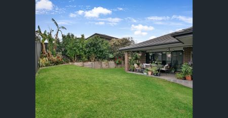 Timeless Family Living in a Prime Location - Photo 4