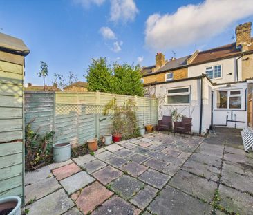 2 bedroom terraced house to rent - Photo 4