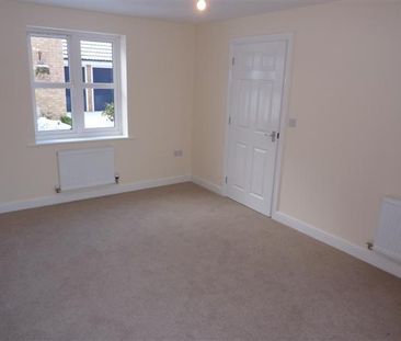 3 bedroom semi-detached house to rent - Photo 3