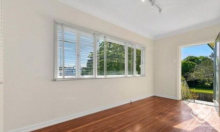 Spacious Family Home for Lease in Hendra - Photo 2