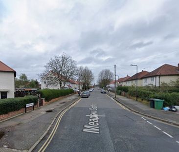 Studio Flat, Meadow Garth, NW10 - Photo 1