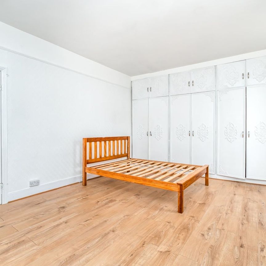 5 Bed Terraced House, Sach Road, E5 - Photo 1