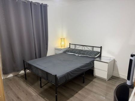 Room in a Shared House, Noel Road, E6 - Photo 4
