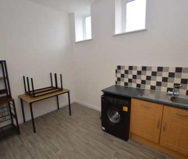 2 Bedroom Apartment - Photo 2