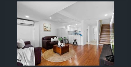 Waterside Townhouse Living in the Heart of Burleigh Waters - 6 Months Lease - Photo 5