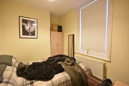 7 Bed - Clayton Park Square, Jesmond - Photo 2