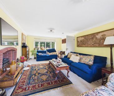 4 bedroom detached house to rent - Photo 2