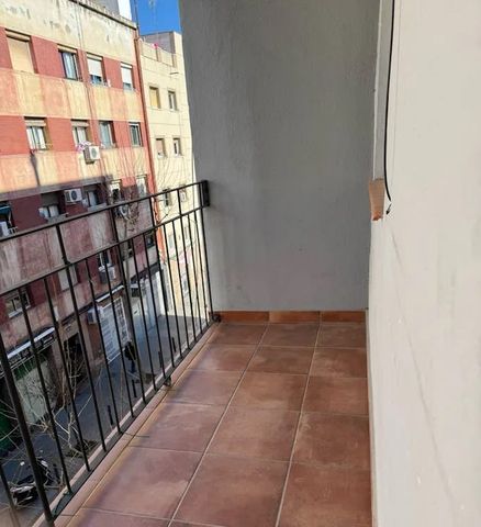 Carrer Bòbiles, L'Hospitalet de Llobregat, Catalonia 08905 - Photo 3