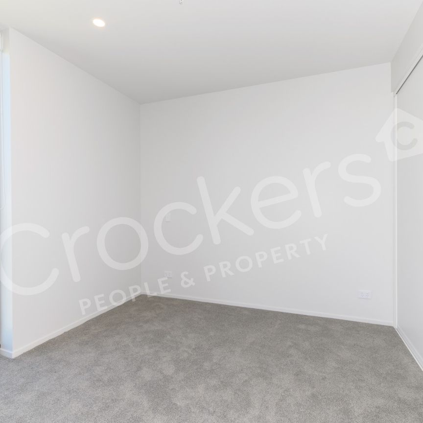 2 Bedrooms + Secure car park at the Heart of Albany - Photo 1