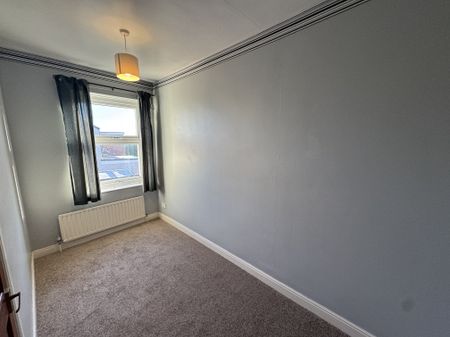 St. Johns Road, Sheffield, Laughton - Photo 2