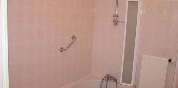 Location Appartement 3 pièces 68m² LA MOTTE SERVOLEX 73290 - Photo 2