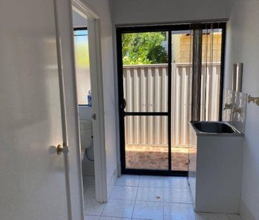 Cosy, quiet and secure home in Doubleview - Photo 1