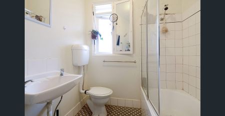 Generously Proportioned Apartment in Balaclava - Photo 4