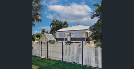 Spacious Family Home with Granny Flat & Large In-Ground Pool - Photo 4