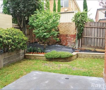 2/13 Garrisson Drive, Glen Waverley - Photo 5